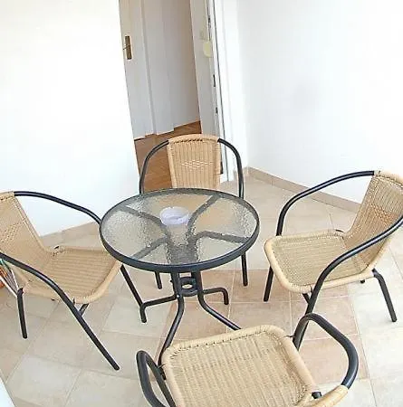 In With Terrace, Air Conditioning, Wi-fi, Washing Machine * Medulin