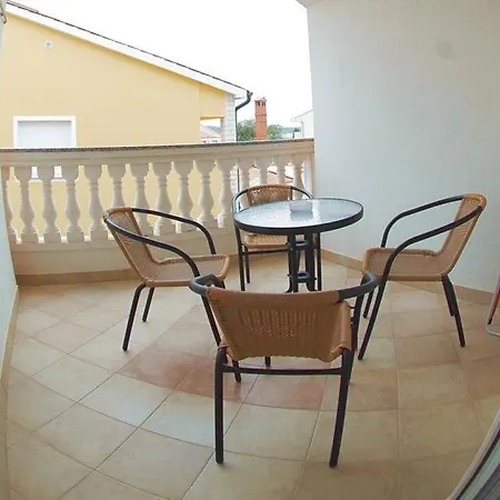 In With Terrace, Air Conditioning, Wi-fi, Washing Machine * Medulin
