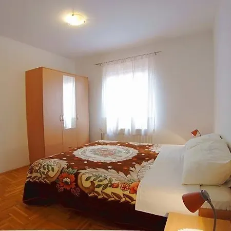 Apartment In With Terrace, Air Conditioning, Wi-fi, Washing Machine *