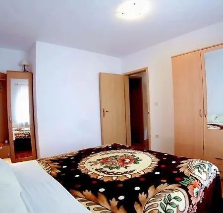 In With Terrace, Air Conditioning, Wi-fi, Washing Machine *