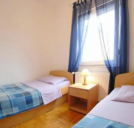 In With Terrace, Air Conditioning, Wi-fi, Washing Machine *