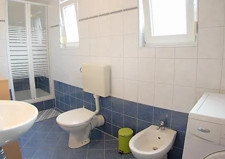 Apartment In With Terrace, Air Conditioning, Wi-fi, Washing Machine Medulin