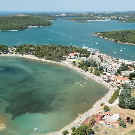 In With Terrace, Air Conditioning, Wi-fi, Washing Machine شقة