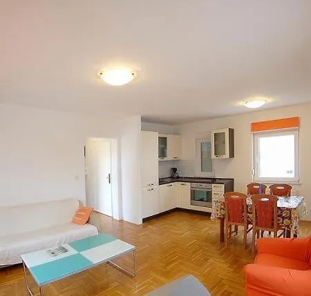 In With Terrace, Air Conditioning, Wi-fi, Washing Machine Apartment *